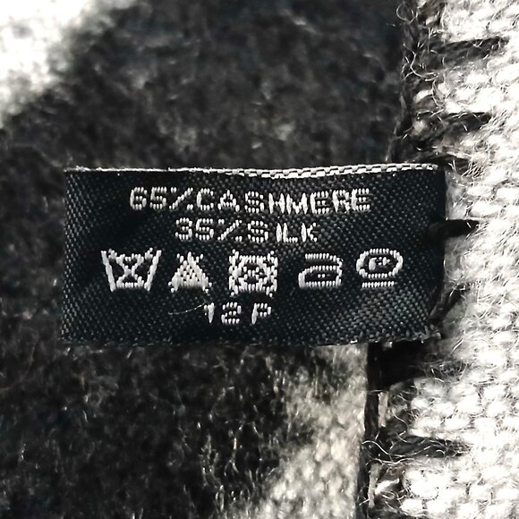 CHANEL No. 5 Vintage Black & Gray Reversible Blanket Wrap Shawl w/ CC Logo - Picture 13 of 13